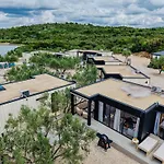 Holiday home Thebeachvilla 3 *