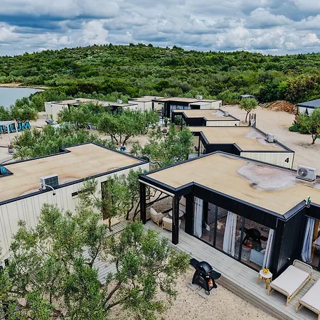 Dom wakacyjny Thebeachvilla 3 *